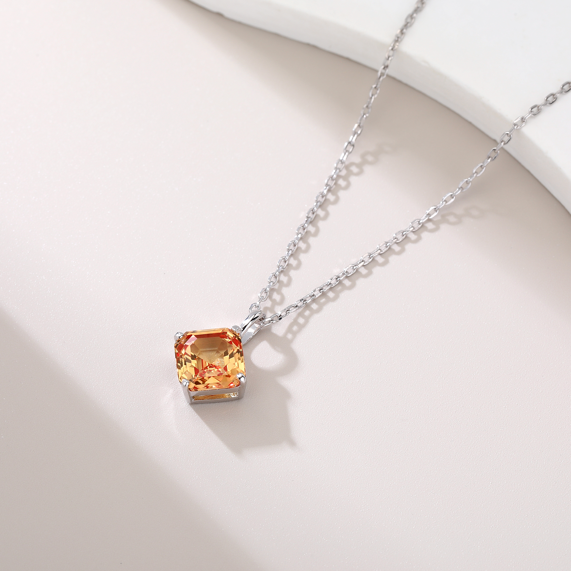 Bezel-Set Diamond-Shaped Small - Bezels Set Pendant 리뷰 및 가격